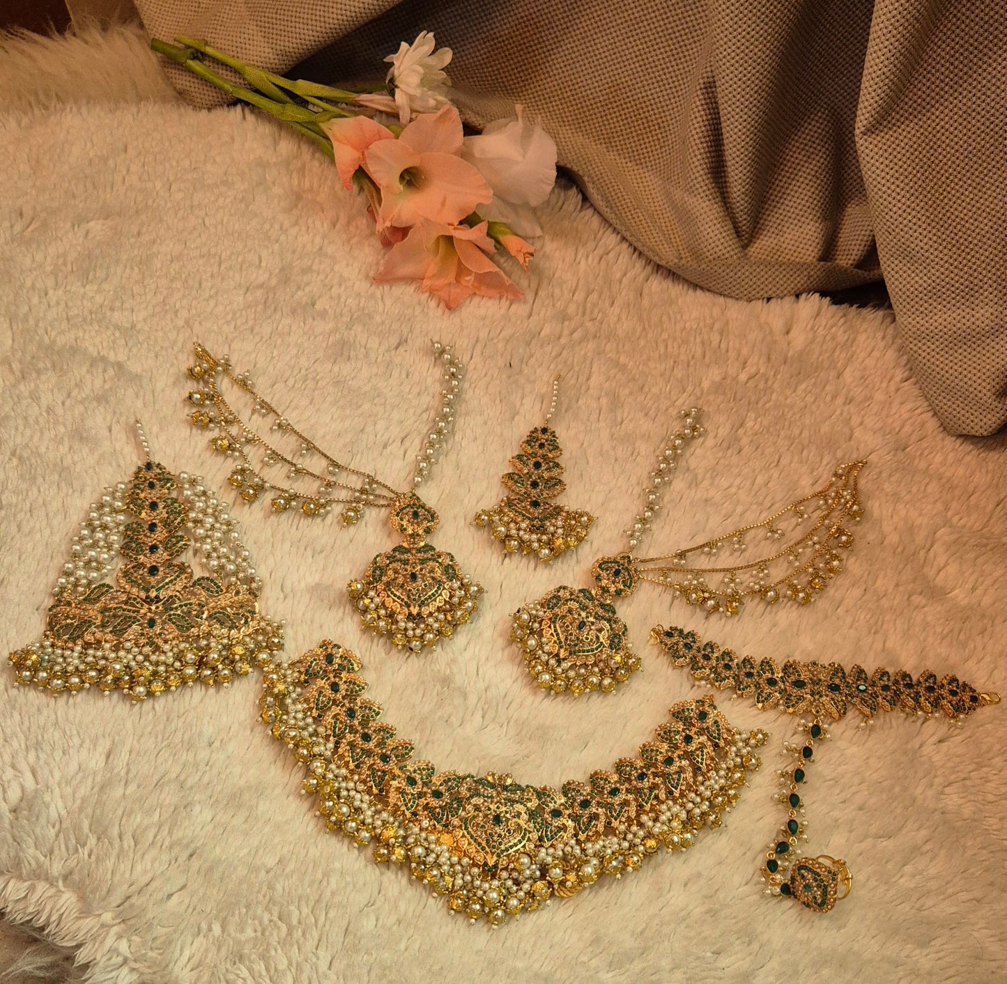 Green&White bridal set