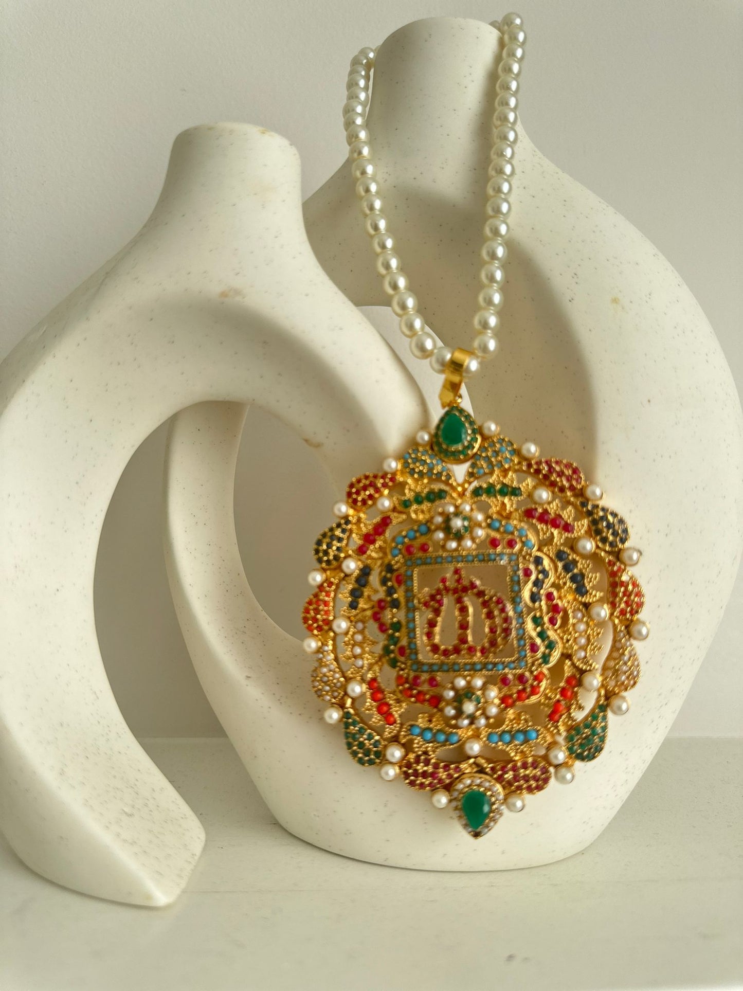 Allah pendant with pearls malla